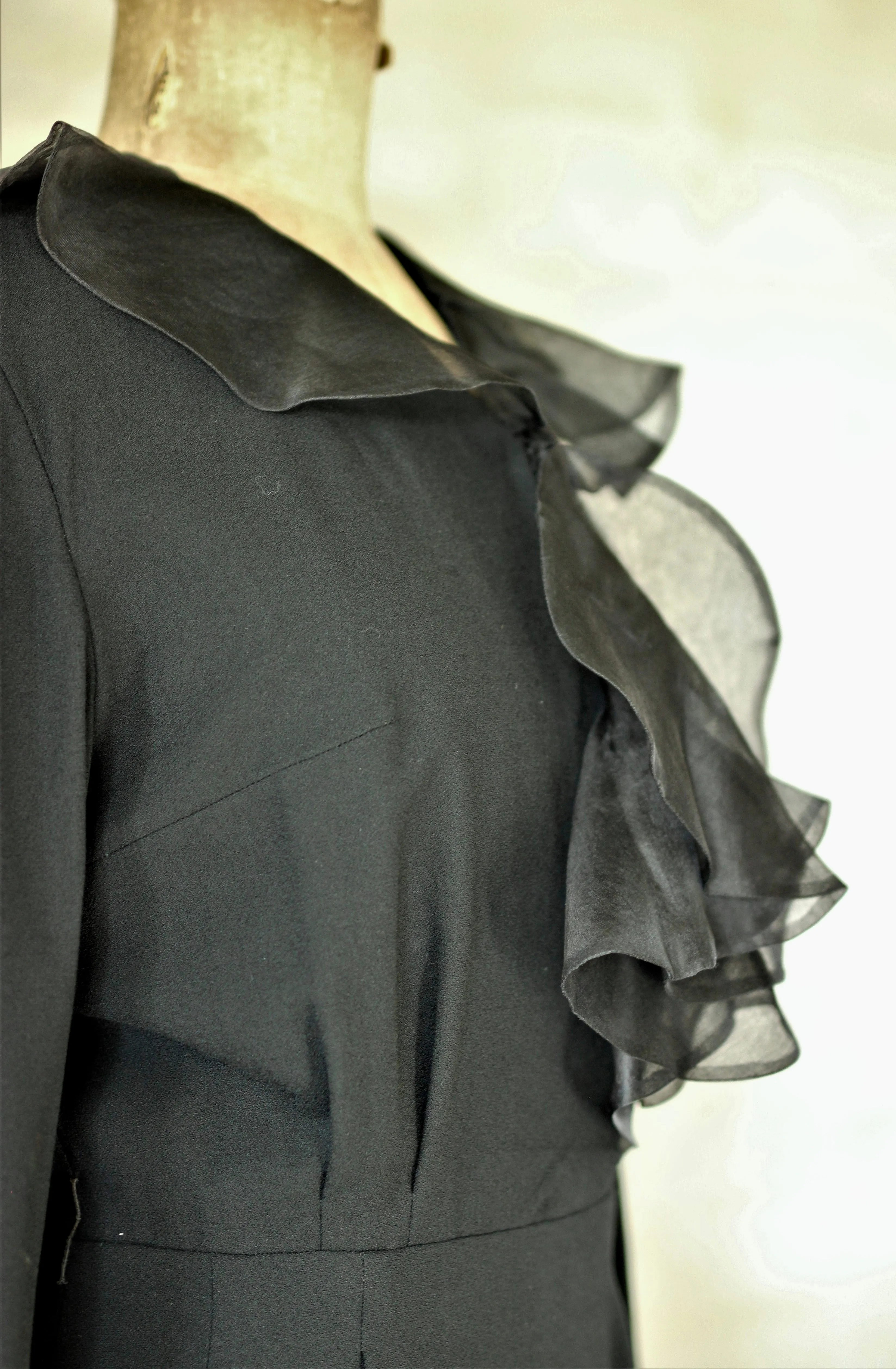 1940s 1950s Black Wool Crepe Dress//Size M/L