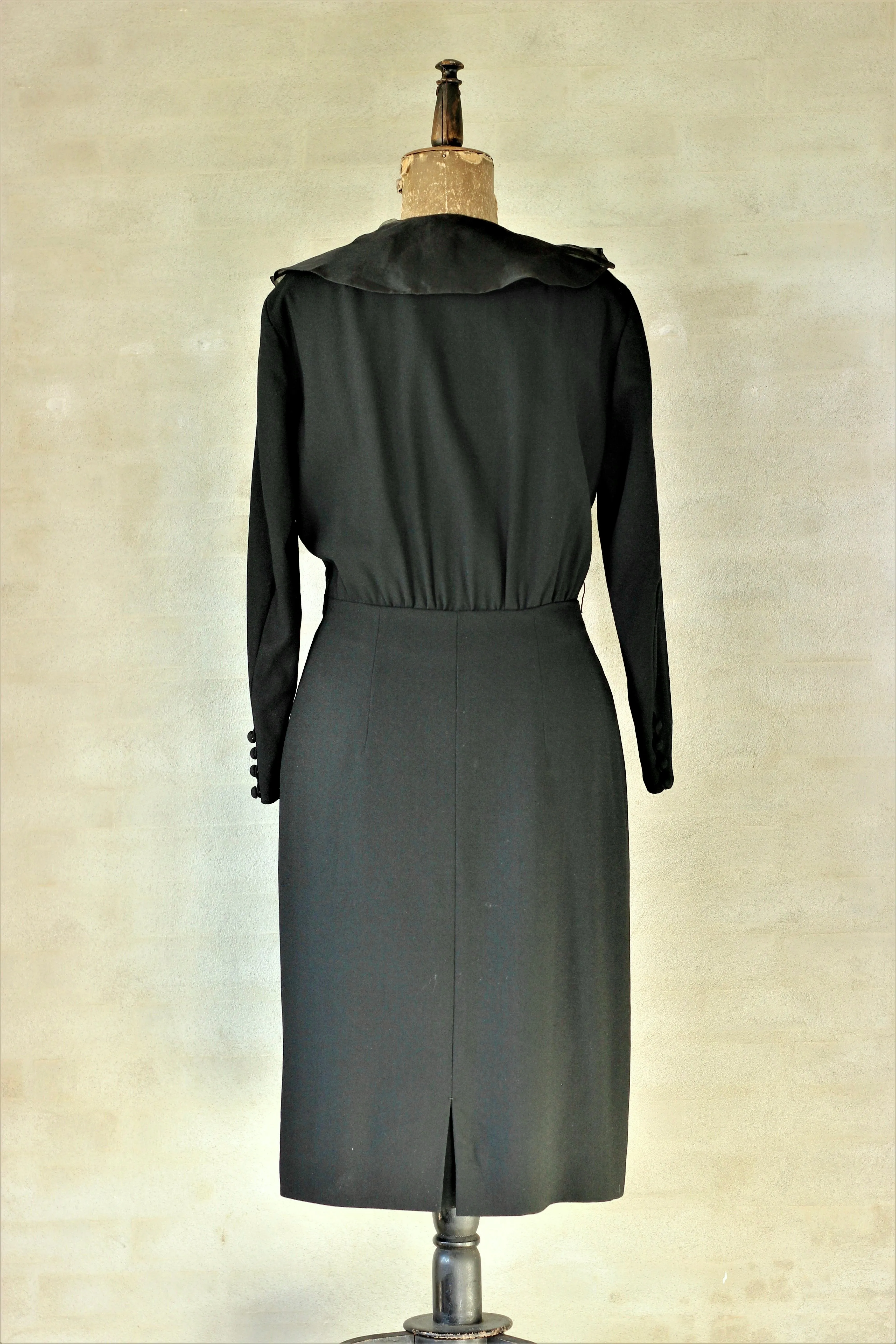 1940s 1950s Black Wool Crepe Dress//Size M/L