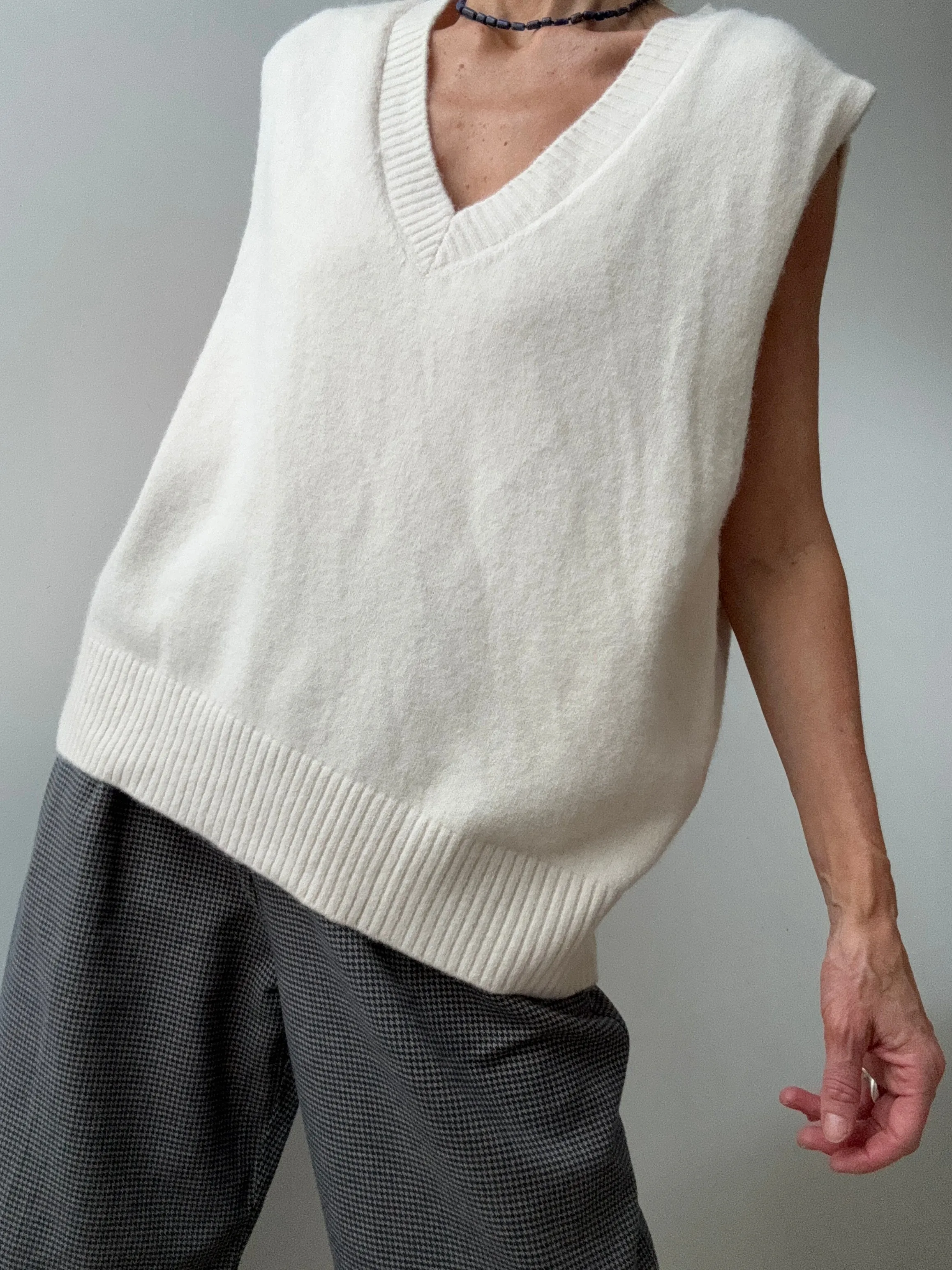 Blended Winter Knit Vest Cream