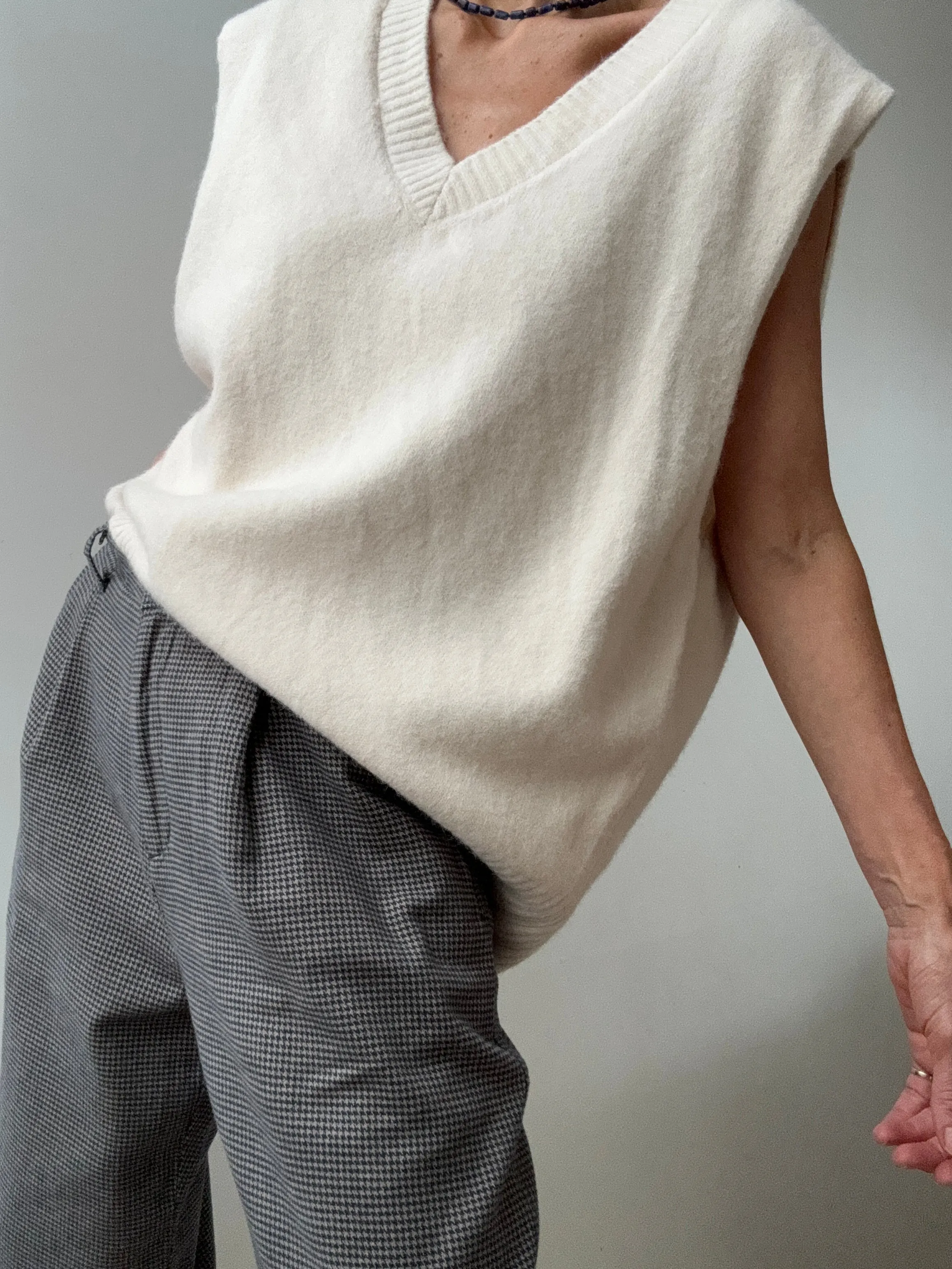 Blended Winter Knit Vest Cream