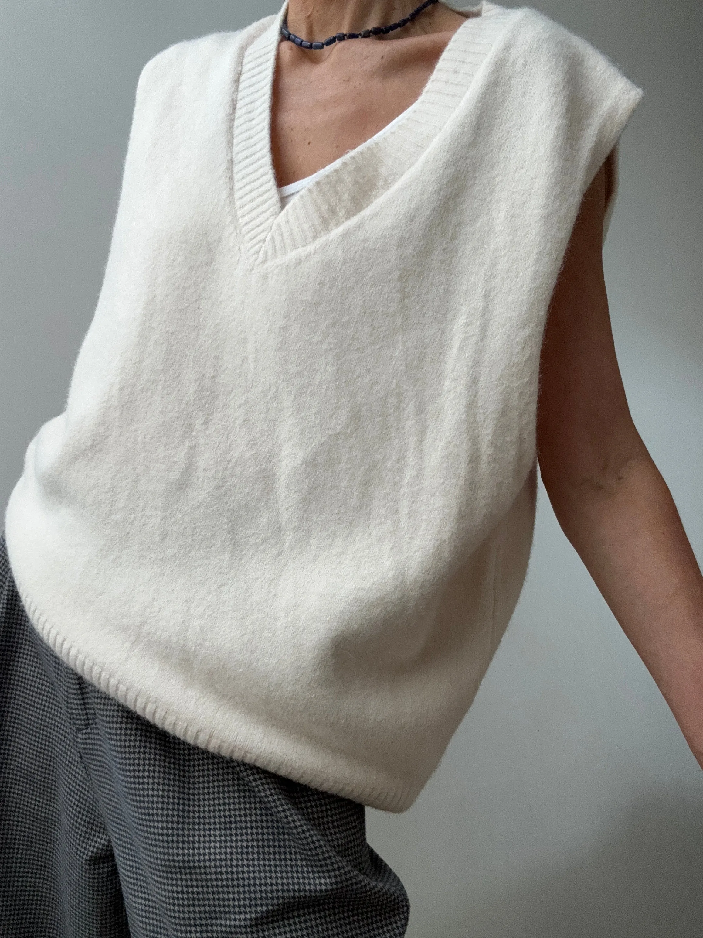 Blended Winter Knit Vest Cream