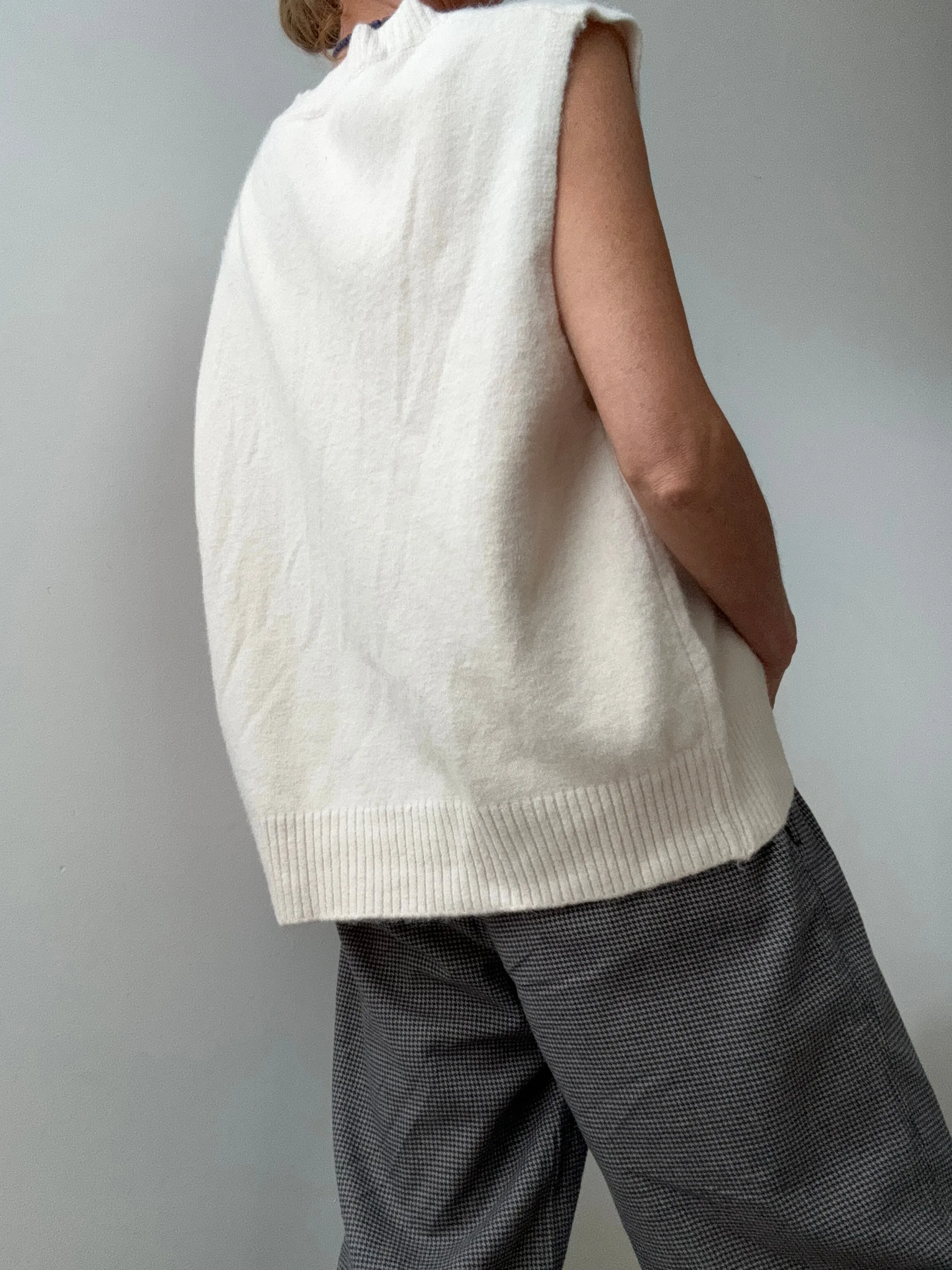 Blended Winter Knit Vest Cream