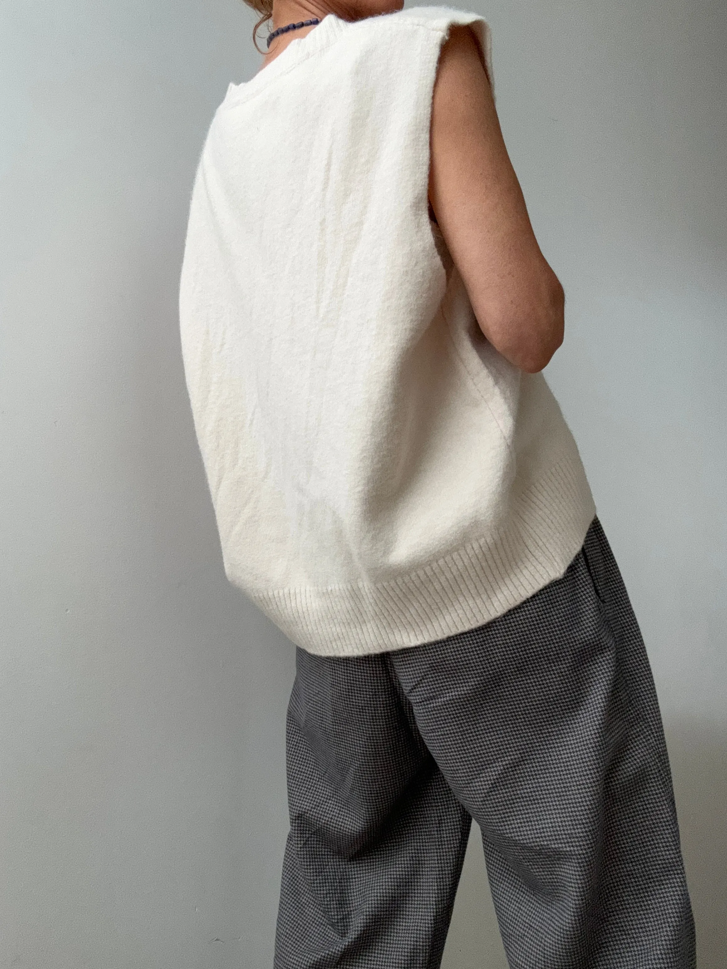 Blended Winter Knit Vest Cream