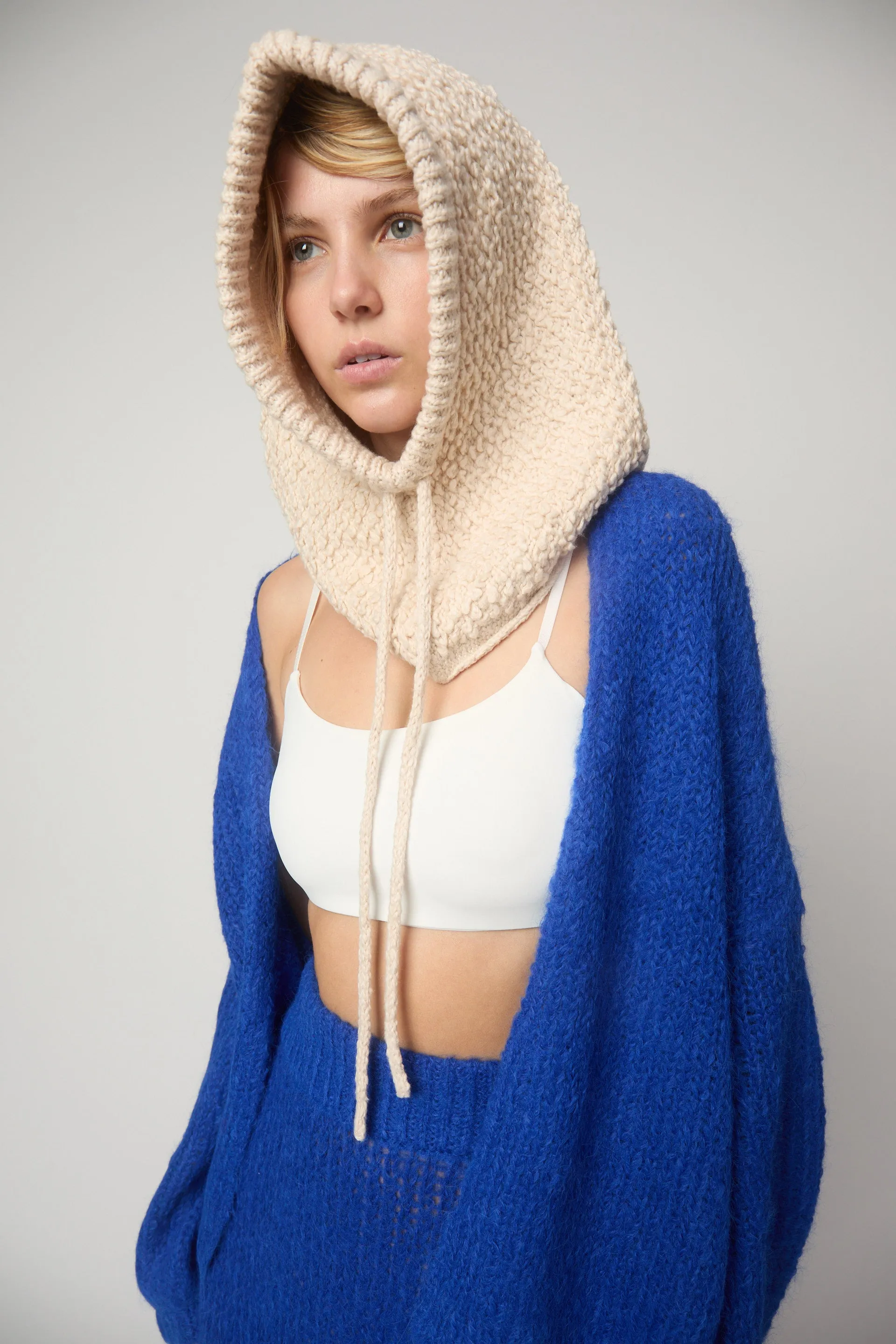 BOUCLE HOOD