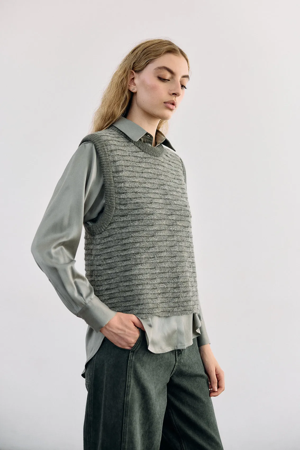 Textured Alpaca Knit Sweater Vest - Musgo