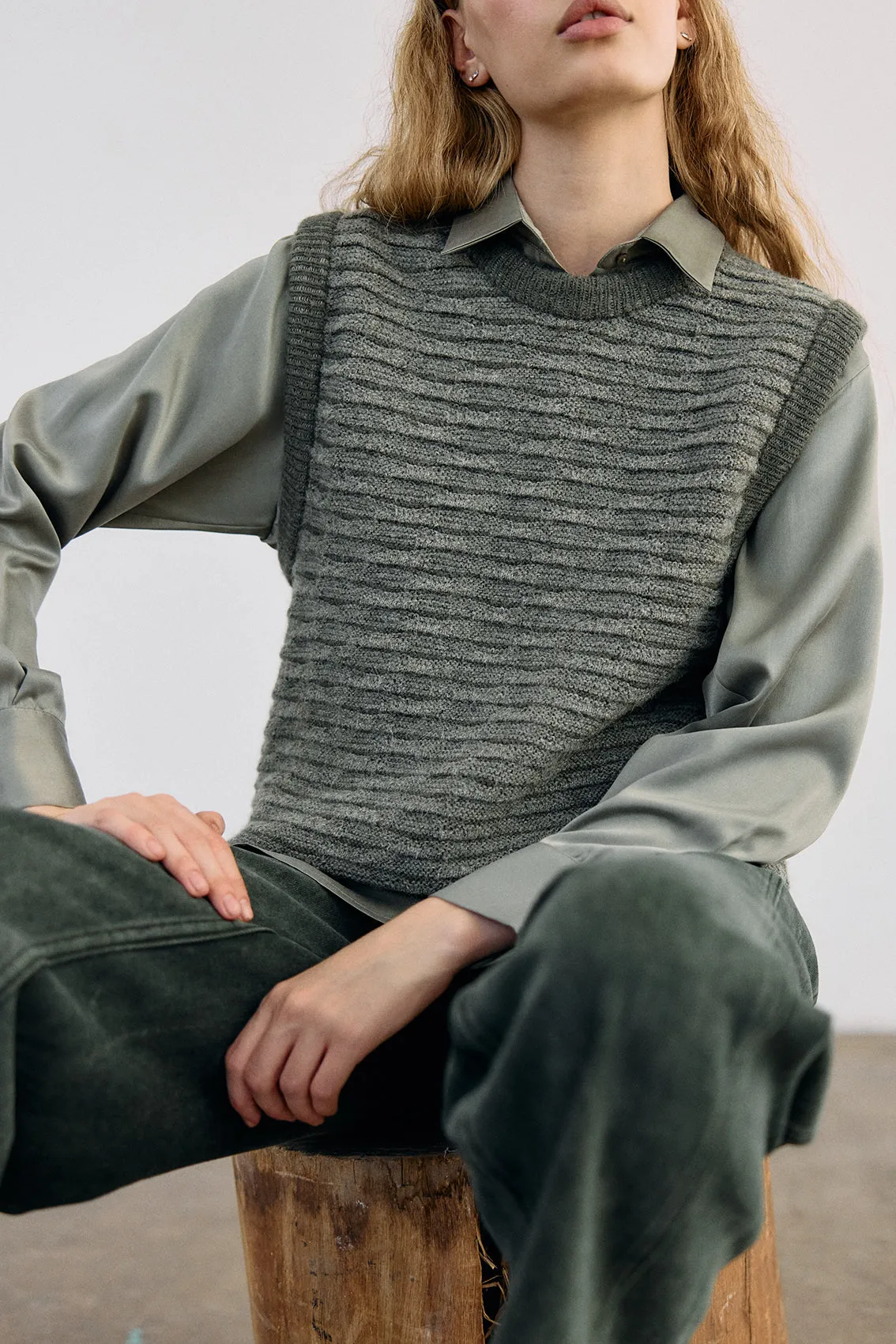 Textured Alpaca Knit Sweater Vest - Musgo